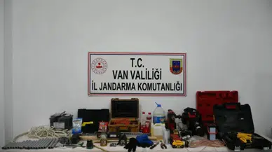 Van'da kaya mezarda define operasyonu : 5 şüpheli suçüstü yakalandı