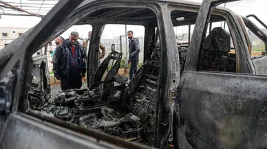 Batı Şeria'da Yahudi yerleşimciler Filistinlilere ait araçları yaktı