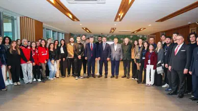Bursa'da Başkan Vekili Biba'dan üniversitelilere mesaj: Sizin olanı size sunuyoruz