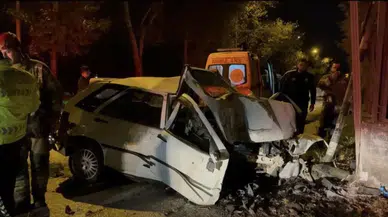 Bursa'da feci kaza ! Otomobil duvara çarptı, sürücü ağır yaralandı