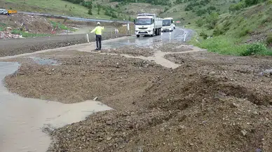 Yozgat’ta Zemin Hareketleri Neden Oluyor? Tarım Arazisinde Derin Çatlaklar Meydana Geldi