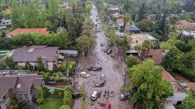 Şili'nin başkenti Santiago'da sel felaketi : Acil durum ilan edildi
