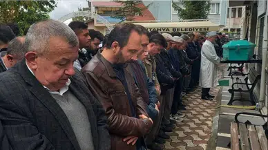 Kütahya'da trenin çarptığı genç son yolculuğuna uğurlandı