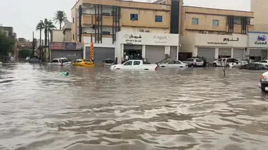 Libya'nın Başkenti Trablus'ta Şiddetli Yağışlar Hayatı Felç Etti
