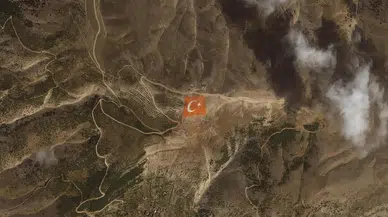 GÖKTÜRK-1'den Anadolu'nun Dağlarına İşlenen Bayraklar ve Atatürk Portresi Görüntülendi
