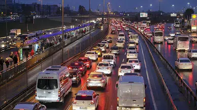 İstanbul'da Akşam Saatlerinde Trafik Yüzde 83'e Ulaştı