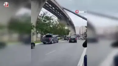 Brezilya'da Raylara Devrilen Vince Çarpan Monoray Kazası Kamerada