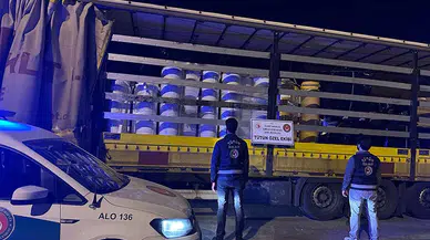 İzmir'de 125 Milyon Liralık Kaçak Tütün Operasyonu