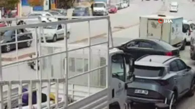 Kırşehir'de Motosiklet ve Otomobil Çarpıştı: Kaza Anı Kamerada