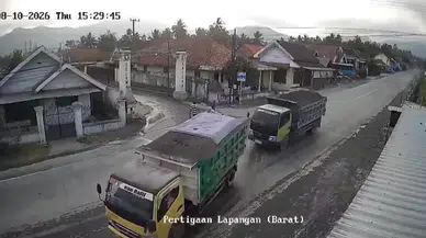 Endonezya'da Freni Patlayan Kamyon Bir Aileyi Yok Etti