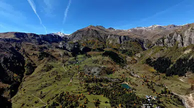 Artvin'in Sakin Şehri Şavşat Sonbaharın Renklerine Büründü