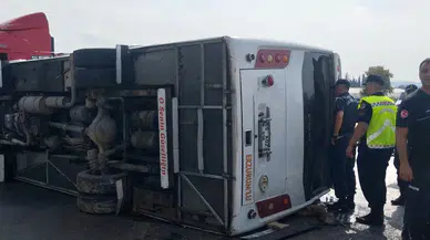 Antalya-Isparta Yolunda Midibüs Devrildi: 5 Yaralı