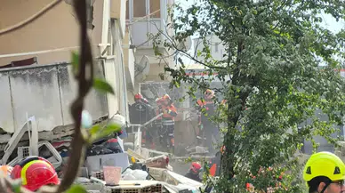 Maltepe’de 7 katlı binada korkutan çökme: 2 kişi hayatını kaybetti