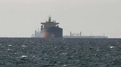 Hürmüz Boğazı'nda Konteyner Gemisi Mayına Çarptı