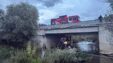 Köprüden düşen araçta polis memuru ve yeğeni öldü