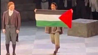 Kanada'da Sahnede Filistin Bayrağı Açan Opera Sanatçısının İşine Son Verildi