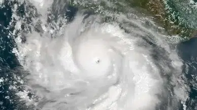 Meksika Kıyılarında Kategori 3 Kasırga Alarmı