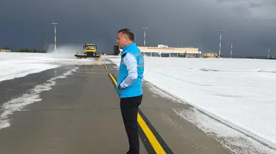 Iğdır Havalimanı dolu yağışının ardından uçuşlara açıldı