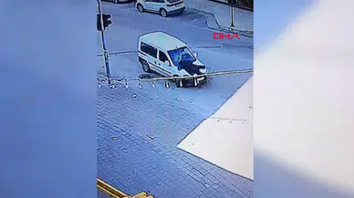 Adana'da yola yatan şüpheli dehşeti: Hafif ticari aracı böyle gasp etti