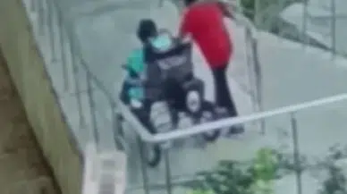 Adıyaman'da Yağmur Altında Arkadaşlık Ders Veren Görüntü