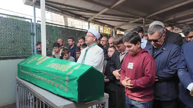Maltepe'de yangında hayatını kaybeden 12 yaşındaki Halil İbrahim toprağa verildi