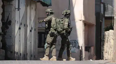 İsrail Askerlerinden Doğu Kudüs'te Baskın: 2 Yaralı