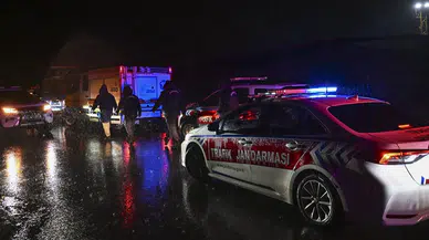 İstanbul Pendik'te Dere Taştı: Otomobildeki 3 Kişiden 2'si Kayıp