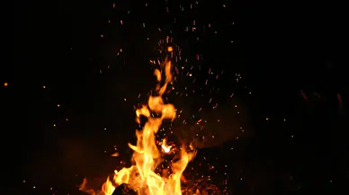 TEM Otoyolu'nda seyir halindeki taksi alev alev yandı