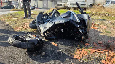 Bandırma'da otomobil ile motosiklet çarpıştı : 2 kişi yaralandı