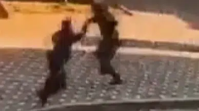 İzmir'de Okul Önünde Bekçiye Saldıran Kişinin Öğretmen Olduğu Anlaşıldı