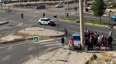 Diyarbakır'da korkunç kaza : İki araç çarpıştı