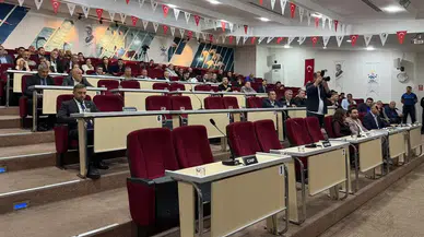 Çiğli Belediye Meclisi Toplantısı Yetersiz Çoğunluk Nedeniyle Ertelendi
