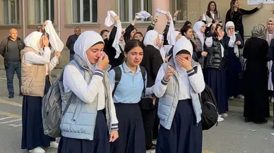 Azerbaycan'da Okullarda Başörtüsü Kısıtlaması Protestolara Yol Açtı