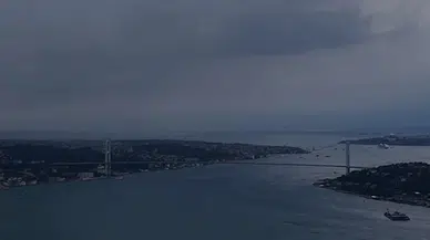 İstanbul'da Sağanak Yağış Öncesi Boğaz'da Çarpıcı Görüntüler