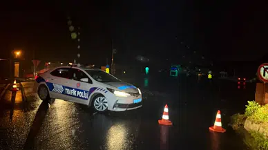 Sakarya'da Kuvvetli Sağanak Nedeniyle D-650 Kara Yolu Kısmen Trafiğe Kapatıldı