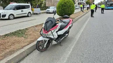 Adıyaman'da yolun karşısına geçen yayaya çarpan motosiklet devrildi
