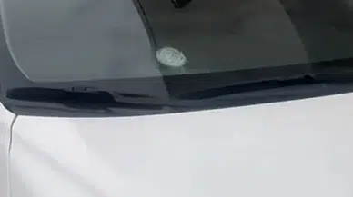 Mardin'in Kızıltepe İlçesinde Park Halindeki Otomobile Yorgun Mermi İsabet Etti