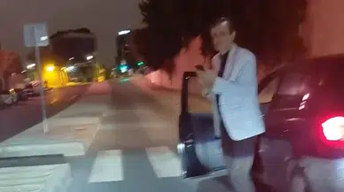 İstanbul'da Kızını Beklemek İçin Yolu Kapatan Sürücüye Tepki Yağdı