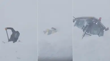 Artvin'de Çığ Düşmesi Sonrası İş Makineleri Kar Altında Kaldı