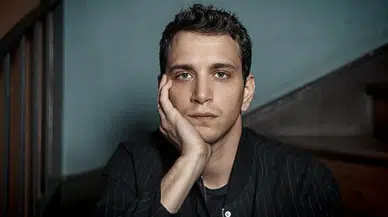 Kıskanmak'ın Nüzhet'i Selahattin Paşalı kimdir, kaç yaşında ve evli mi? Eşi kimdir?