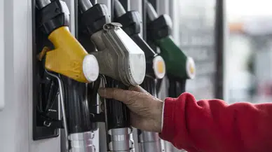 Akaryakıta gece yarısı yapılan zamlar neden sürekli değişiyor?