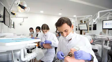 Diş Hekimliği Uzmanlık Sınavı ne zaman? 2026 DUS sınav yerleri belli oldu mu, sınav giriş belgesi nasıl alınır?