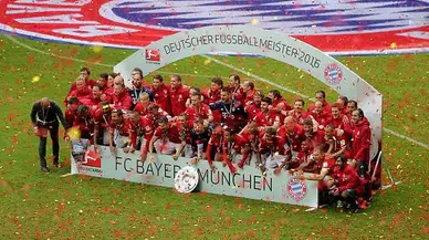 Bundesliga'da küme düşen takımlar belli oldu