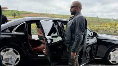 Kanye West İstanbul'a geldi : Konser öncesi şehri gezecek