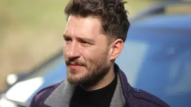 Uraz Kaygılaroğlu’ndan sahnede olay sözler
