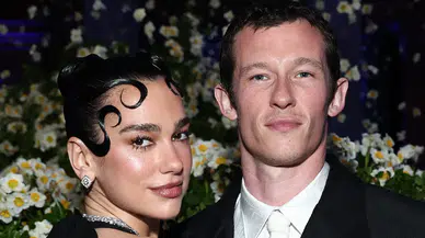 Dua Lipa evlendi! Callum Turner ile gösterişten uzak nikah kareleri gündem oldu