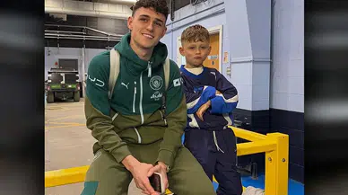 7 yaşındaki Ronnie Foden kendisine sosyal medya uzmanı arıyor