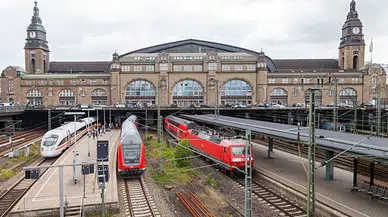 Almanya'da İrlandalı bir kadın tren istasyonunda bıçaklanarak öldürüldü
