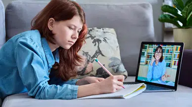 Kişiselleştirilmiş dersler çocuklar için ne kadar güvenli? Eğitimde yapay zeka riskleri