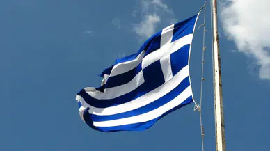 Tanagra Hava Üssü'nde düzenlenen hava gösterisinde savaş uçağı neden düştü?